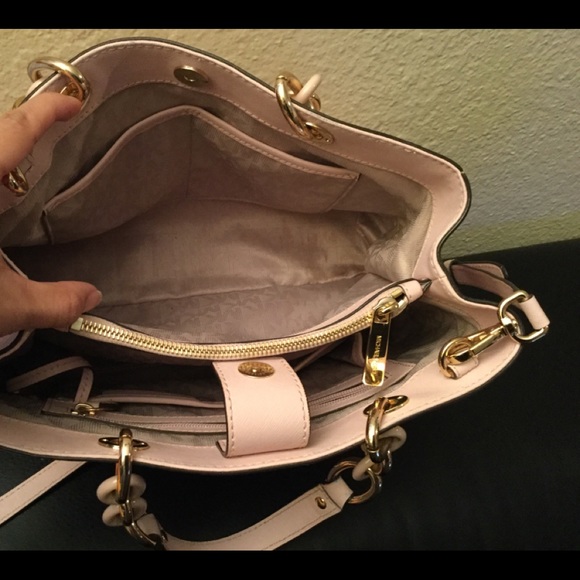 Michael Kors bag - Picture 3 of 8